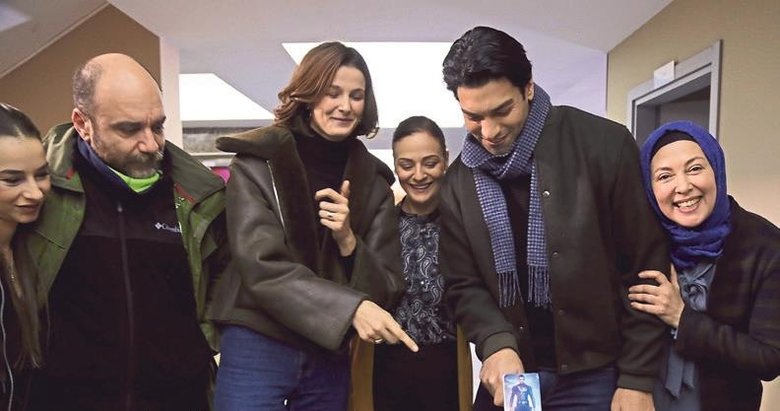 Akıncı’ya doğum günü sürprizi