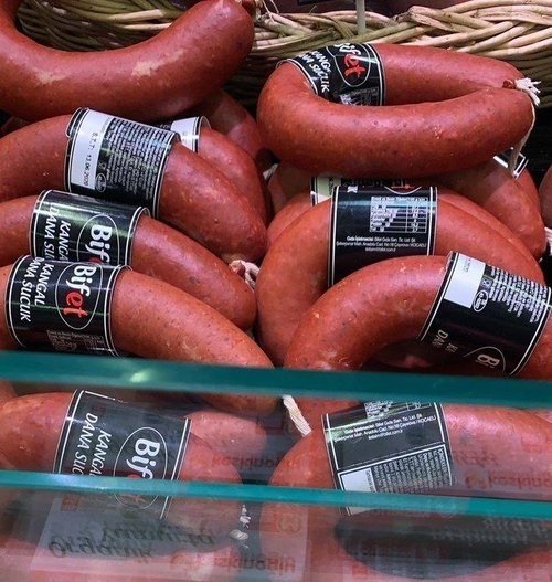 Vatandaşa domuz eti yediren Gurme sucukları kimin? Bifet ile Gurme aynı firma mı?