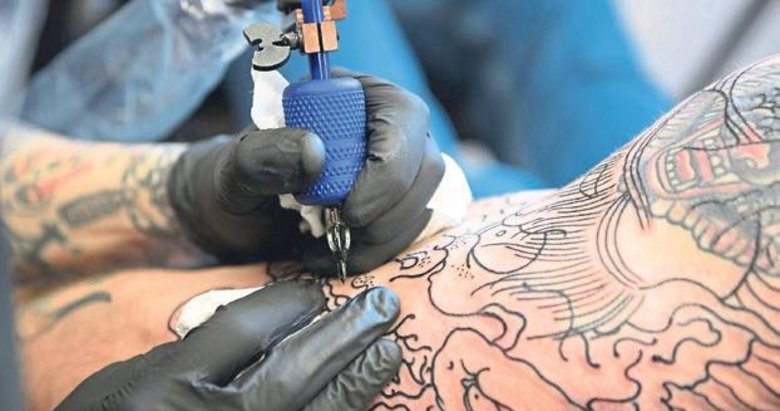 Dövme, lenfoma ve cilt kanseri riskini artırıyor