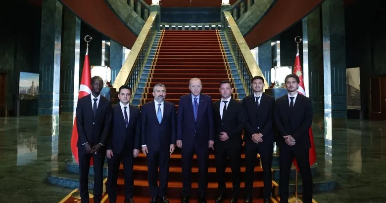 Başkan Erdoğan, Trendyol Süper Lig’e çıkan takımların yönetici, teknik heyet ve sporcularını kabul etti