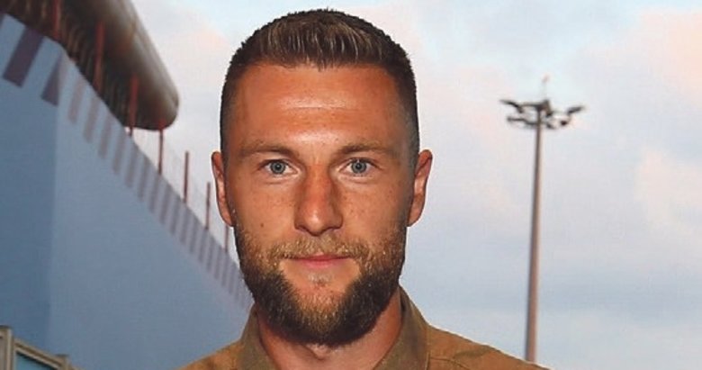 Milan Skriniar imzayı atıyor