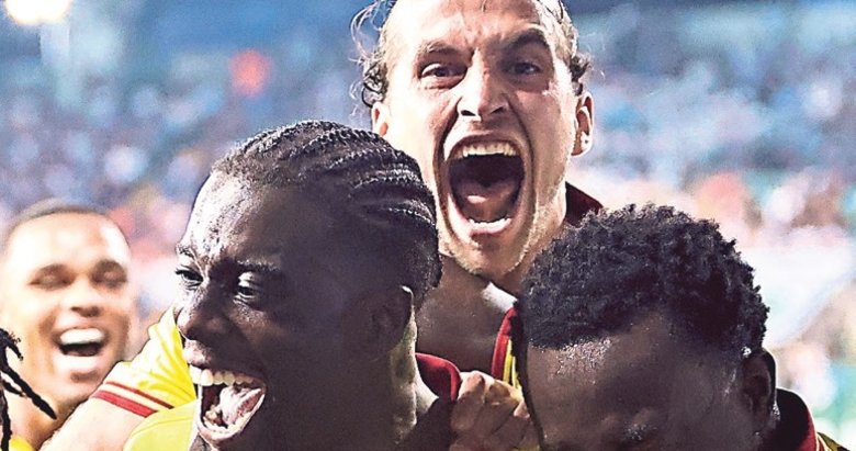 İzmir’de süper gece