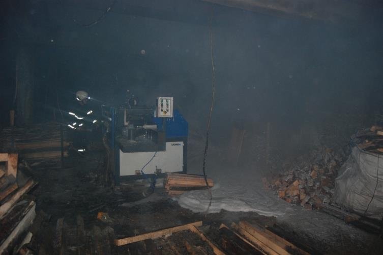 Çanakkale’de palet atölyesinde yangın