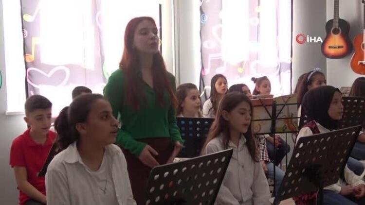 İkinci kez anne olmaya hazırlanan Merve Özbey’den kızı Özüm için anlamlı hediye