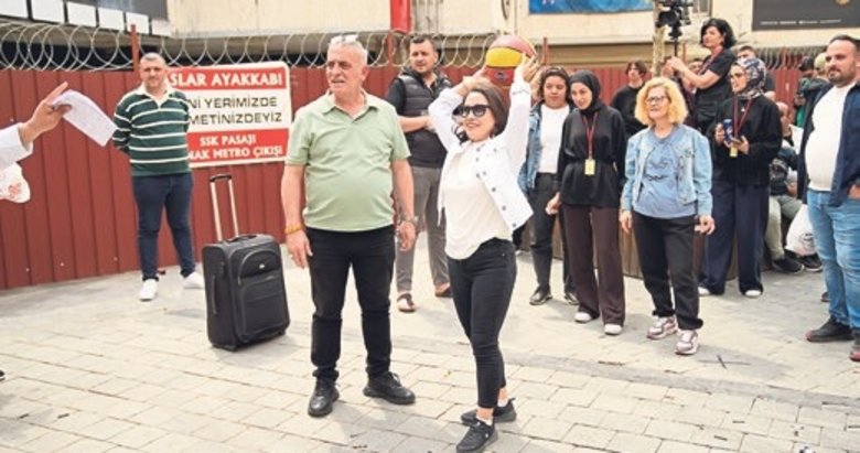 En iyi atışı yapan hediyeyi kaptı