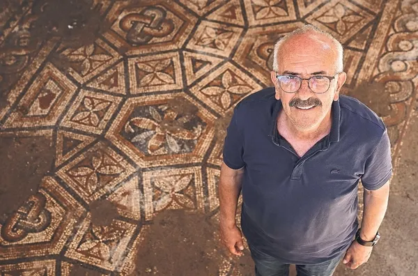 izmirde-smyrnanin-ask-mozaikleri-1782591267284.jpeg