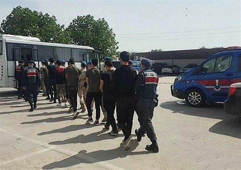 Sosyal medyada terör propagandası! İzmir’de 11 gözaltı