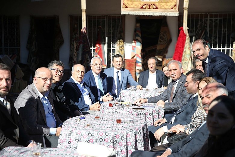 Muğla’da Ayaydın’dan, depremzede aileye ziyaret