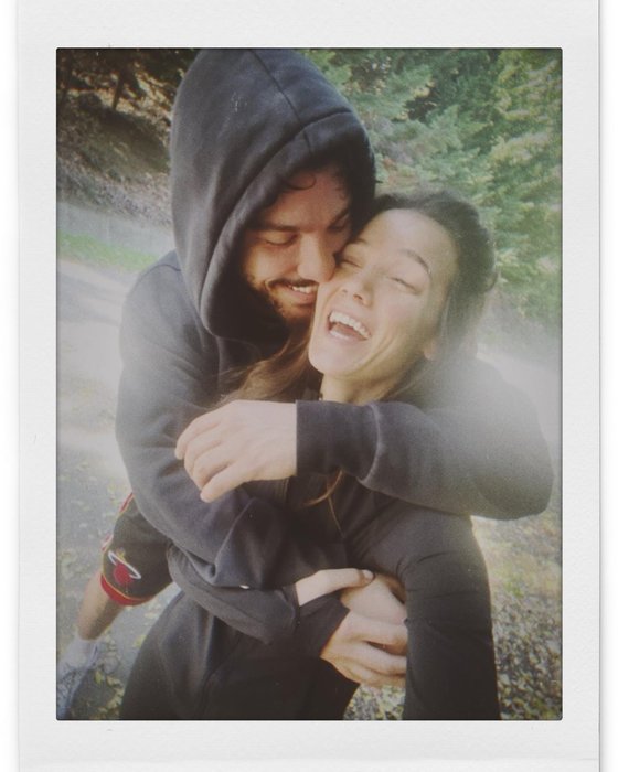 Pınar Deniz aileye girdi! Ufukta evlilik mi var?