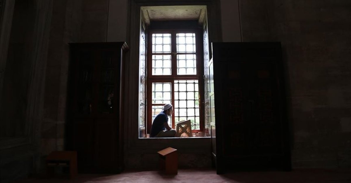 Cuma günü okunacak dualar | 3 NİSAN 2026 CUMA GÜNÜ HANGİ DUALAR OKUNUR?