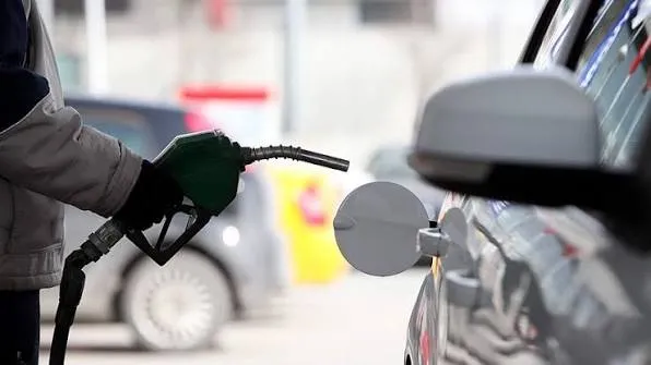 14-ekim-akaryakit-fiyatlari-ne-kadar-benzin-litre-fiyati-kac-tl-motorin-ile-lpg-kac-lira-1791953613966.png