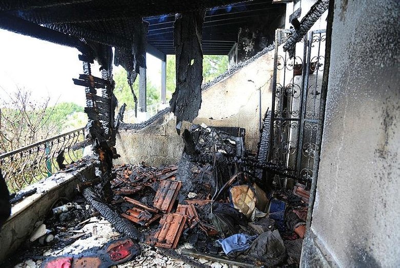 Yanan evde mahsur kalan yaşlı kadın hayatını kaybetti