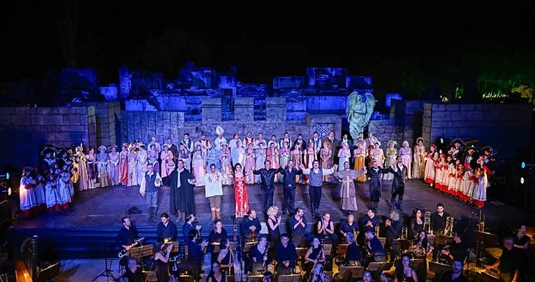 İzmir’de sanat dolu 13 gün! 9. Uluslararası Efes Opera ve Bale Festivali, Tosca ile kapandı