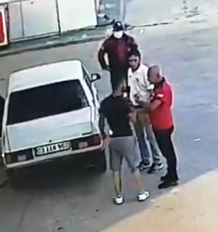 Afyon’da akılalmaz olay! Tartıştığı istasyon görevlisine otomobiliyle çarptı