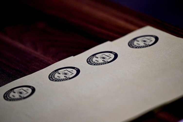 Oy kullanırken cep telefonu yasak mı? Telefonla oy verme kabinine girilir mi?