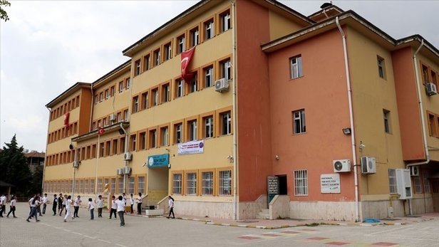 MEB 2020-2021 okul kayıtları ne zaman başlıyor? İlk ara tatil ne zaman? Yarıyıl tatili ne zaman? İşte detaylar...