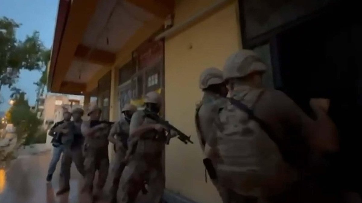İzmir merkezli operasyonda FETÖ'nün gizli planı çöktü! Gezi 