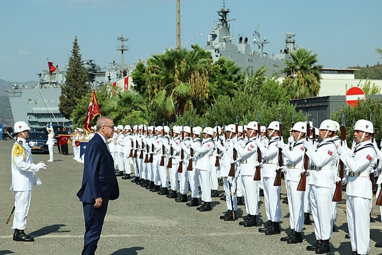 Pirireis denizaltısı donanmaya katıldı! Mavi vatana reis gücü