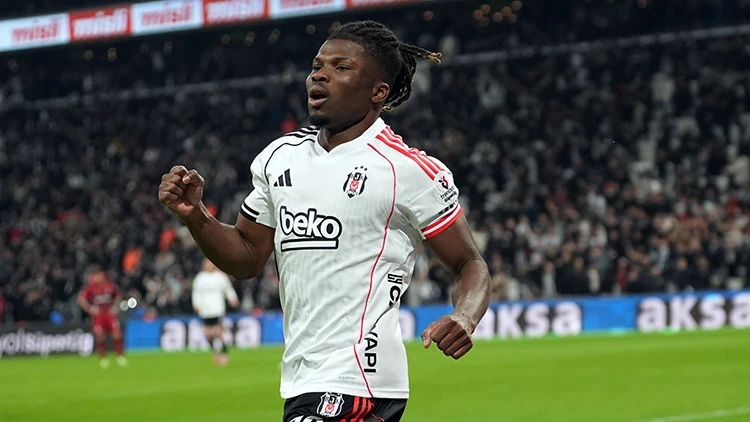 transferde-dev-kapisma-eski-besiktasli-golcu-fenerbahce-formasi-giymeye-yakin-1781092268450.png