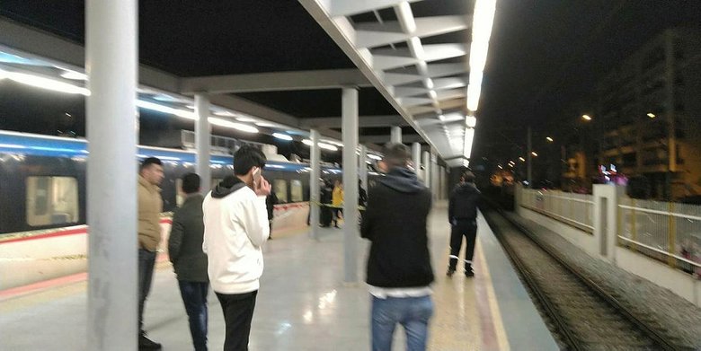 Metro hattına atlayan kişi hayatını kaybetti