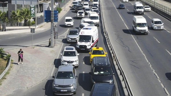 İstanbul’da sürücüler Lütfen ambulansa yol ver anonsunu radyodan duyacak