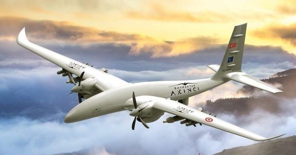 Selçuk Bayraktar müjdeyi verdi! AKINCI TİHA hava savunması da yapabilecek