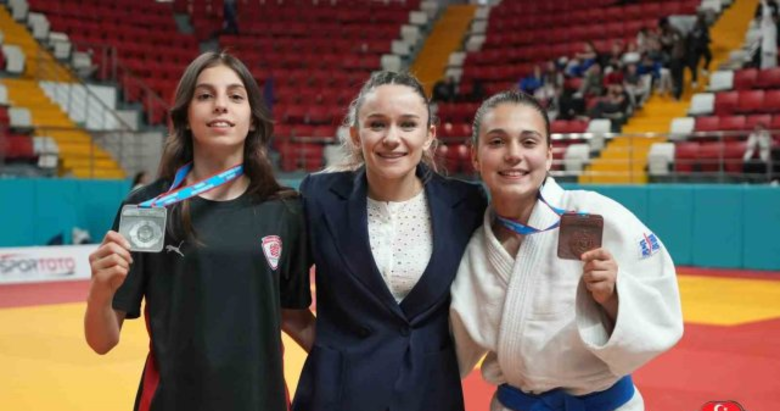 Yunusemreli judocular çifte madalya kazandı