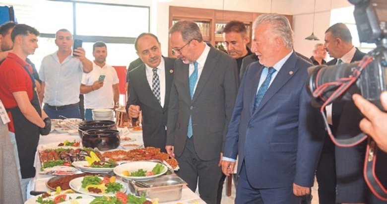 İzmir’de İESOB’un festival tadındaki yarışması takdir topladı