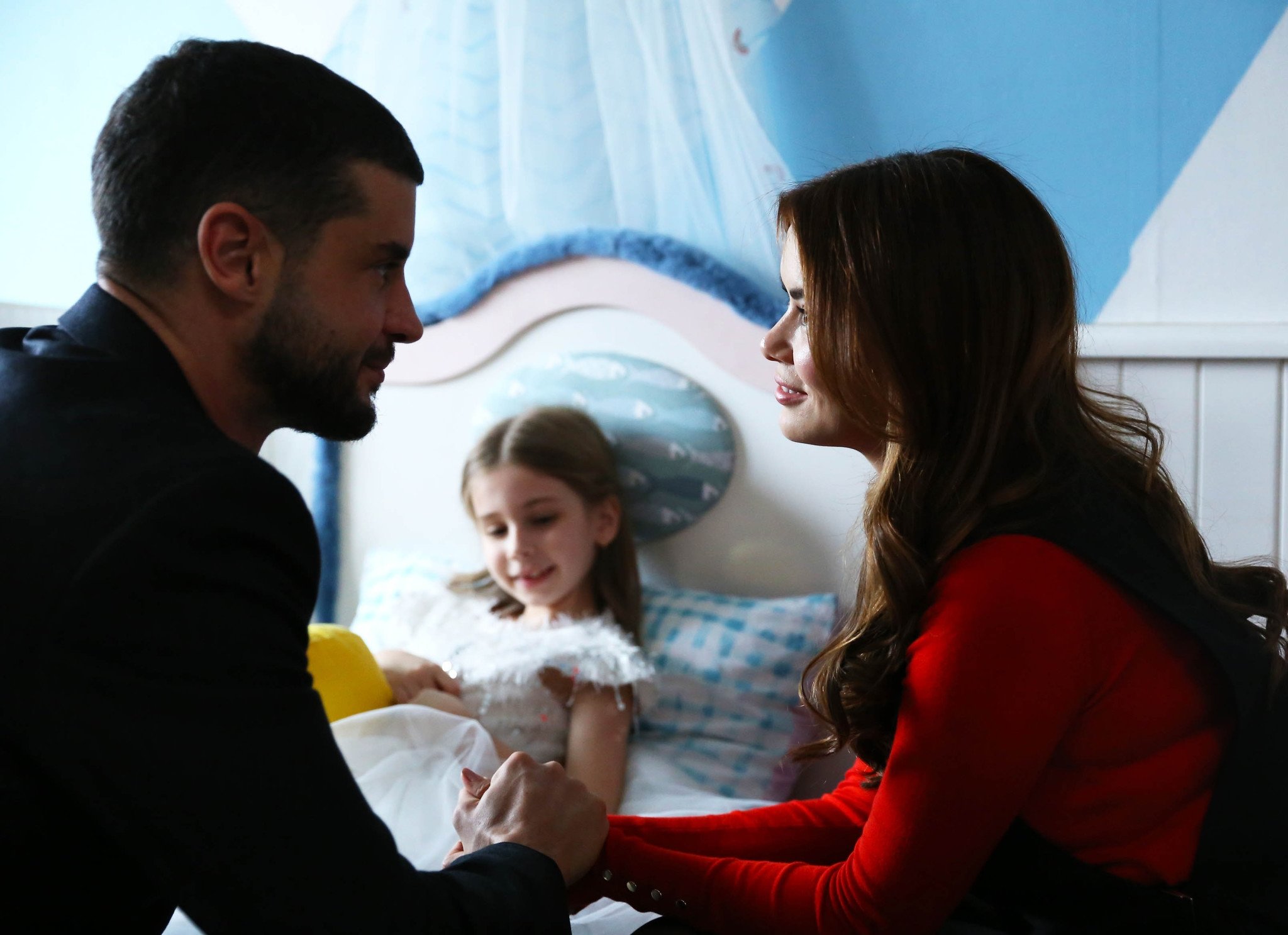 Лучик света турецкий 11 серия. Запретная любовь турецкий сериал 75 серия. Маленький лучик света на русском языке. Лучик света турецкий сериал актеры. Лучик света турецкий.