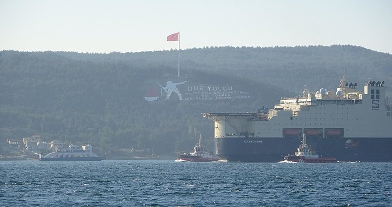 Dev gemi Çanakkale Boğazı’ndan geçti!