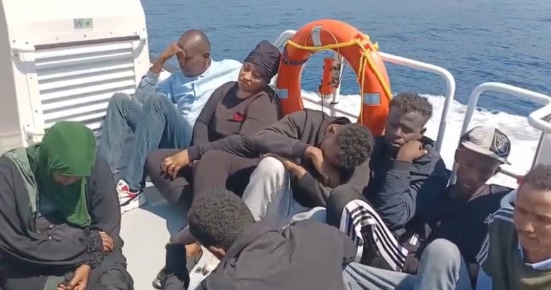 Çanakkale’den Midilli Adası’na kaçmaya çalışırken yakalandılar: Yunan unsurlarının ölüme terk ettiği 19 kişi kurtarıldı