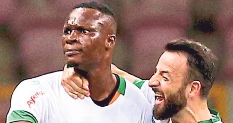 Alanyaspor zirveyi kaptırmadı