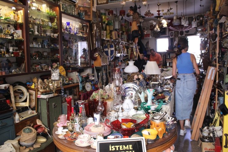 İzmir’deki Antikacılar Çarşısı’nda zaman yolculuğu