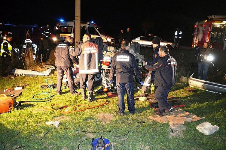 Ankara Çubuk’ta katliam gibi trafik kazası: Aynı aileden 3 kişi öldü, 2 kişi yaralandı