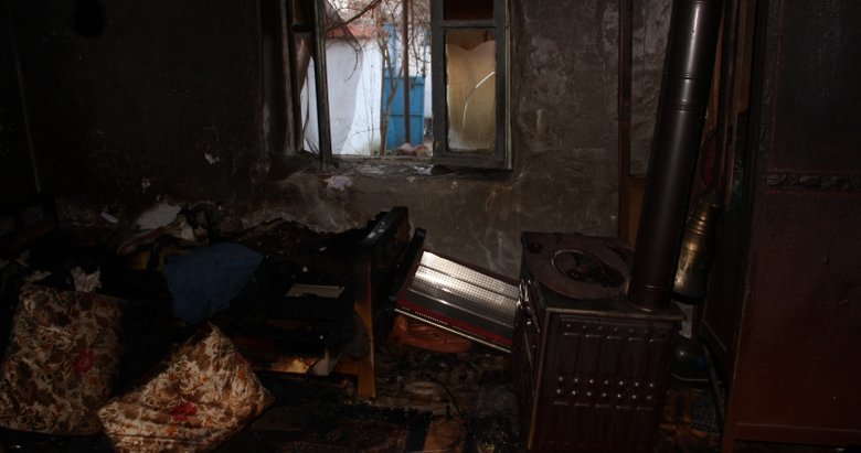 Sigara içerken uyuyakalınca çıkan yangında hayatını kaybetti