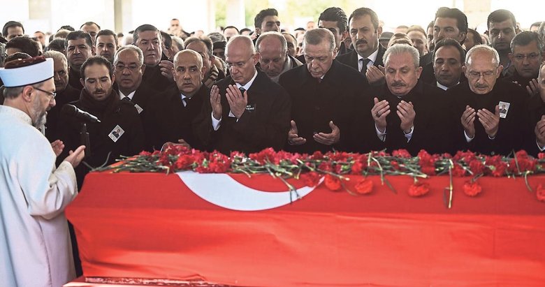 Deniz Baykal son yolculuğuna uğurlandı
