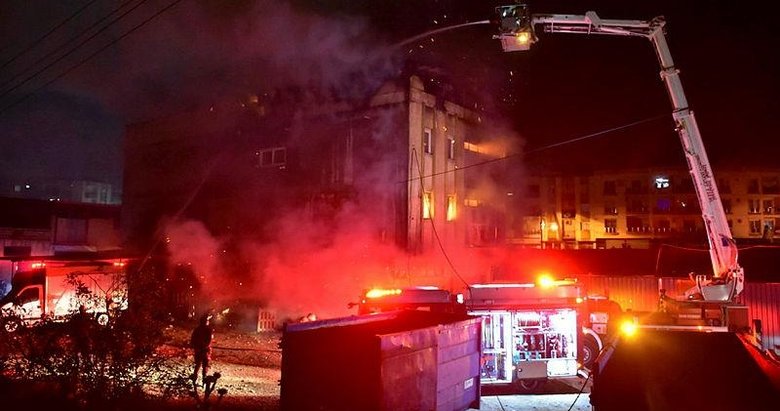 İzmir’de 2 ayrı fabrikada korkutan yangın