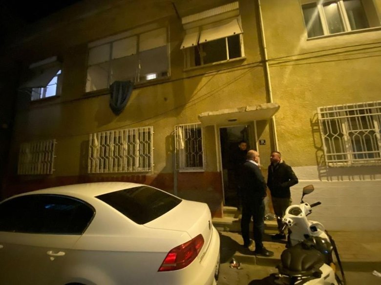 Telefonlara cevap vermeyen kadın evinin banyosunda ölü bulundu