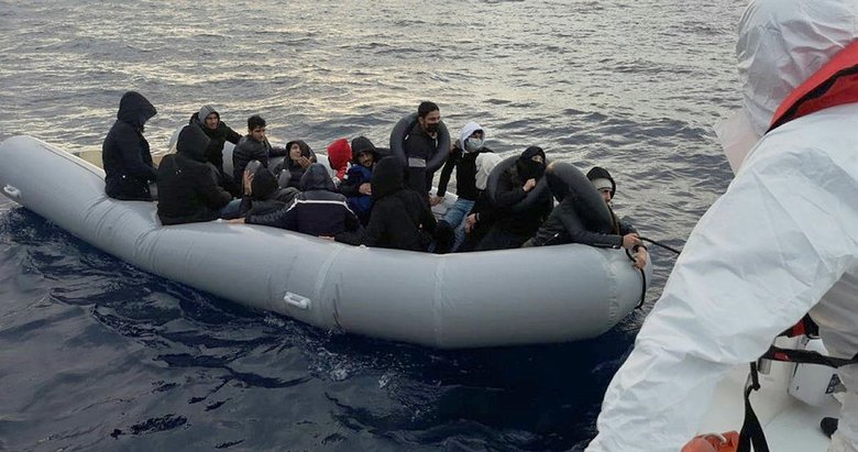 Marmaris’te 28 kaçak göçmen kurtarıldı