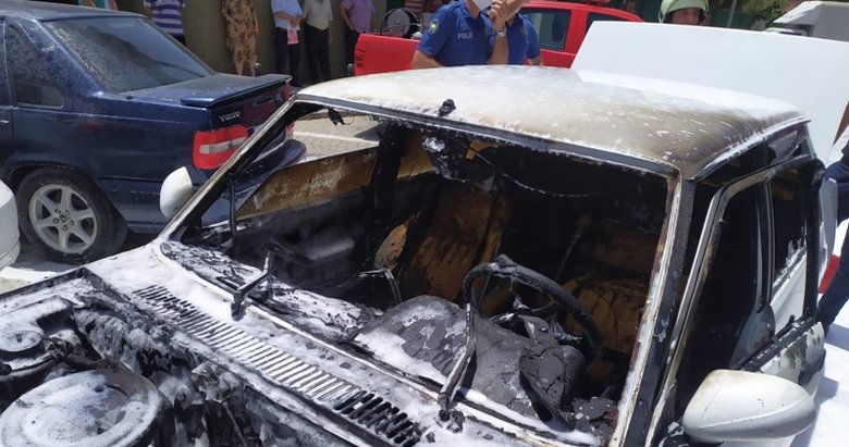Muğla’da seyir halindeki otomobil alev alev yandı