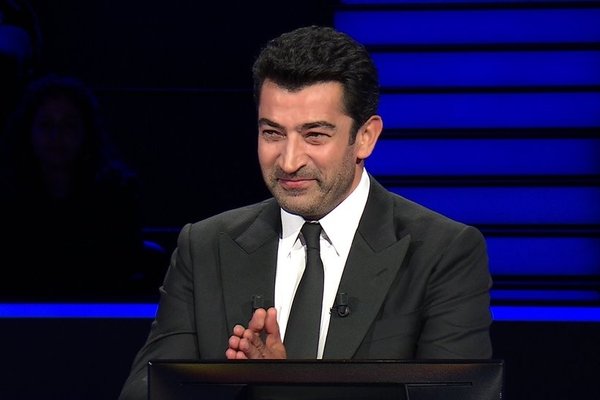 bir-ogretmenin-gururu-kenan-imirzalioglu-1763920071307.jpeg