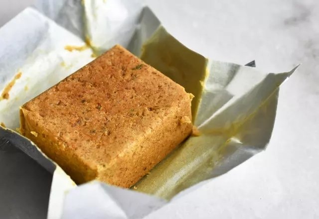 Sakın yemeklerinize atmayın! O kadar zararlı ki...