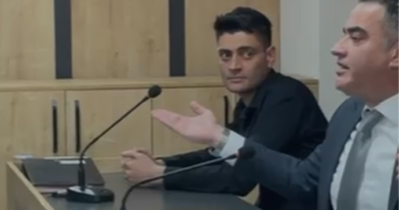 Önce küfür etti sonra kovdu