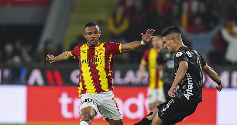 #CANLI ANLATIM Göztepe- Alanyaspor karşı karşıya: Mücadele başladı!