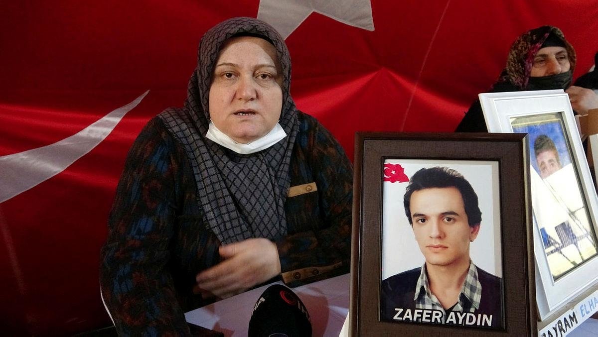 Evlat nöbetindeki annenin isyanı: Evladımı HDP'li İzmir Milletvekili Murat Çepni kandırıp dağa gönderdi