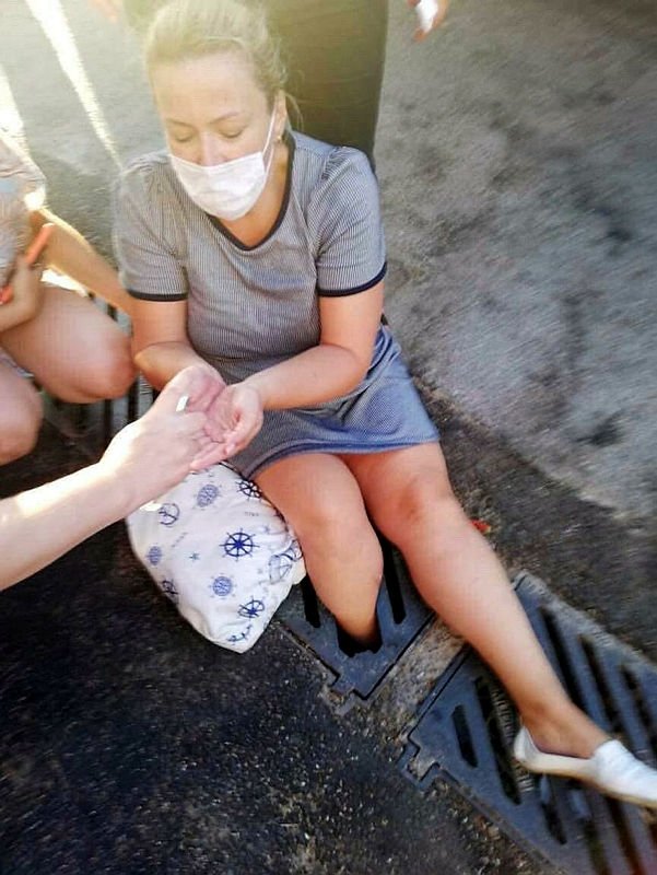 Bacağı mazgala sıkışan kadın o anları anlattı!