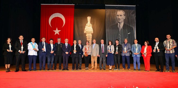 İzmir Turizm Ödülleri sahiplerini buldu