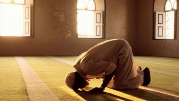 İzmir ezan vakitleri 2026: Sabah, öğle, ikindi, akşam ve yatsı namaz saatleri