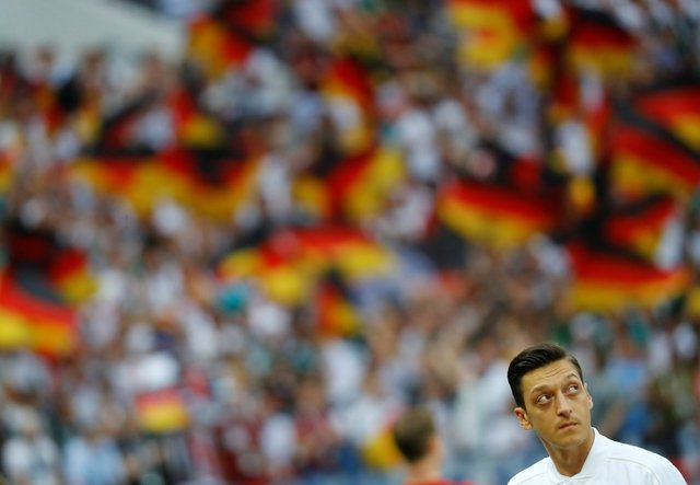 Almanya’dan Mesut Özil’e baskı!
