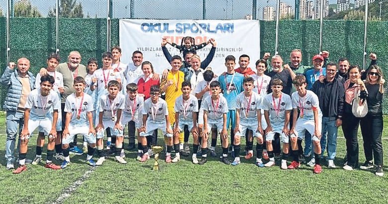 İzmir’in çifte şampiyonları